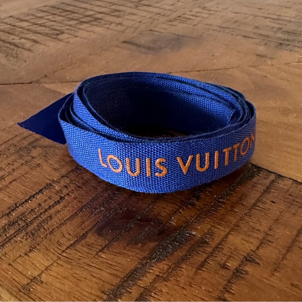 85 inches Louis Vuitton ribbons